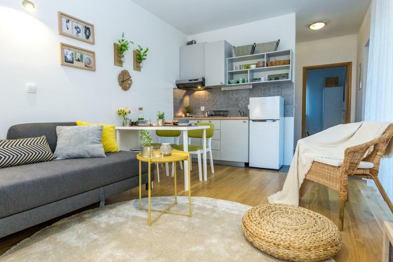 Apartment Sweet *