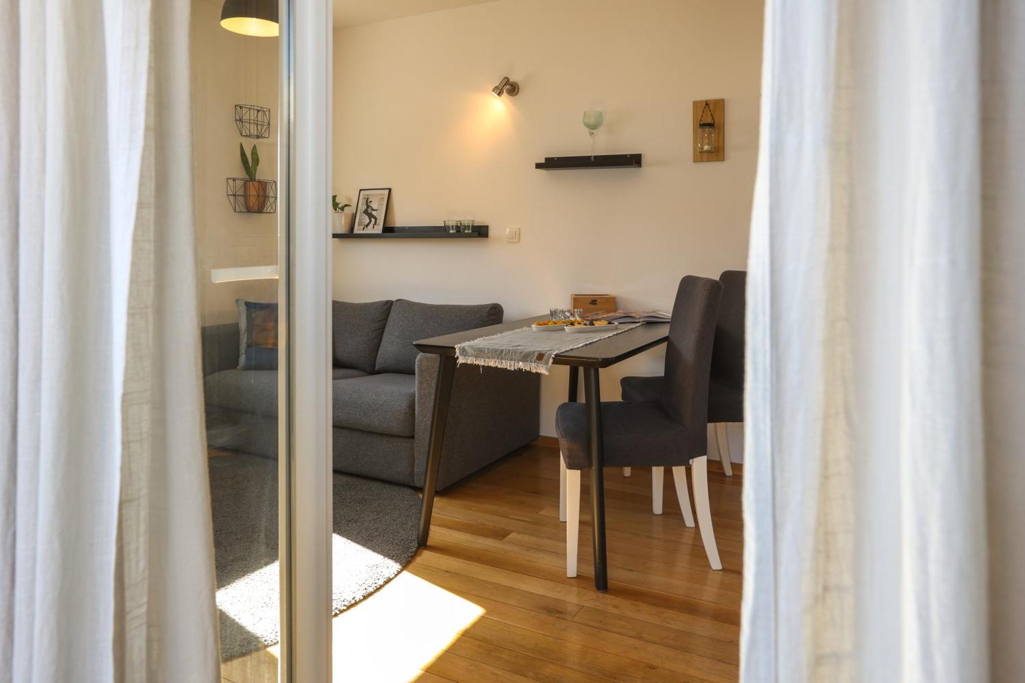 Apartment Sweet *
