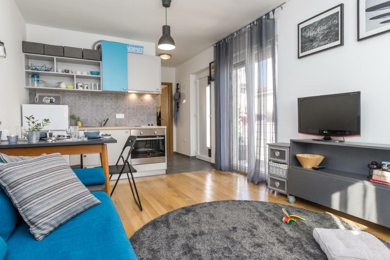 Apartment Sweet *